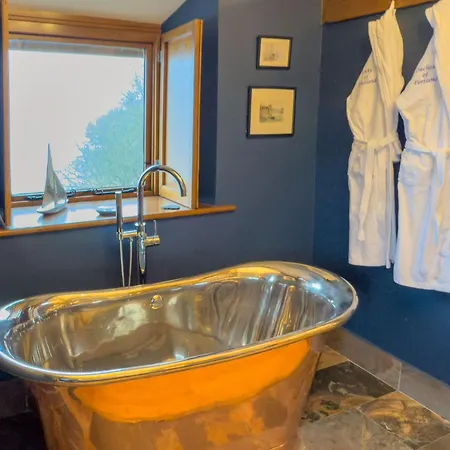 Holiday home Duke Of Portland Boathouse On The Shore Of Ullswater Ideal For A Romantic Break *