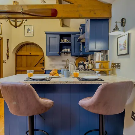 Duke Of Portland Boathouse On The Shore Of Ullswater Ideal For A Romantic Break Holiday home Pooley Bridge